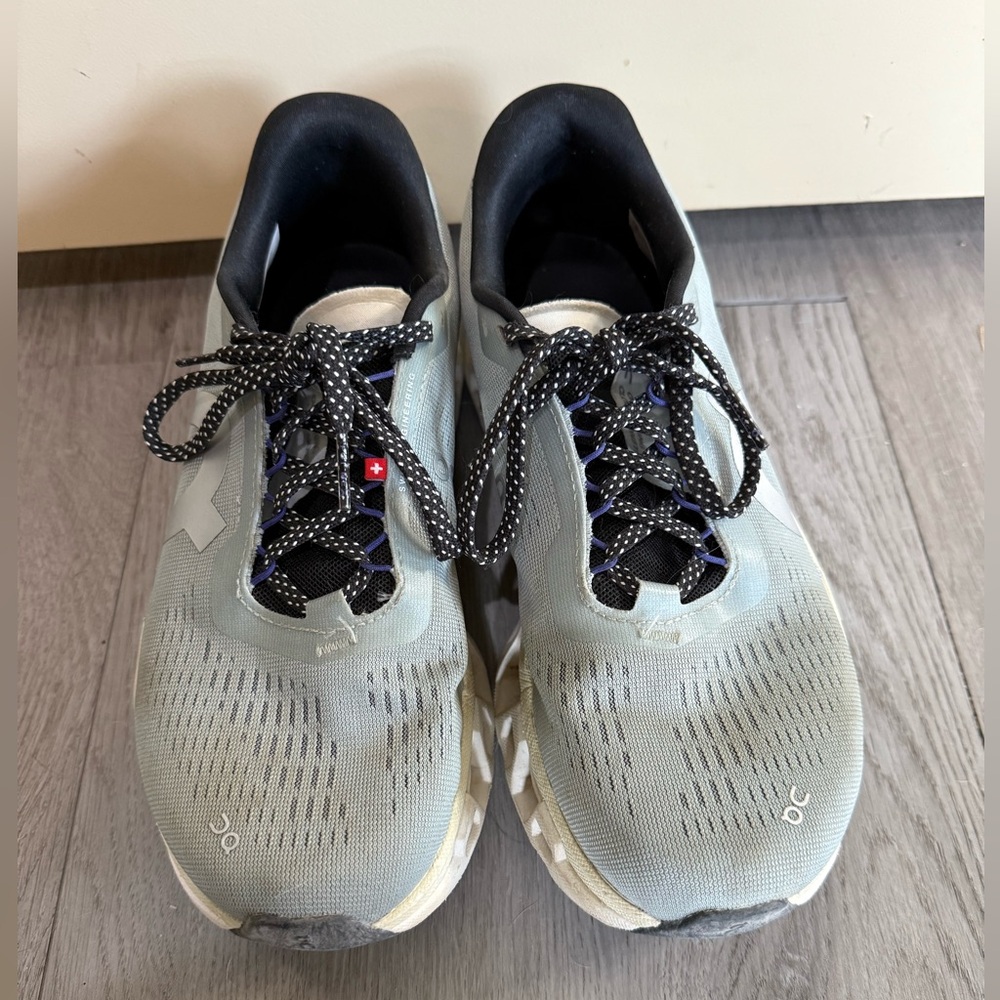 On Women’s Cloud Monster; size 9